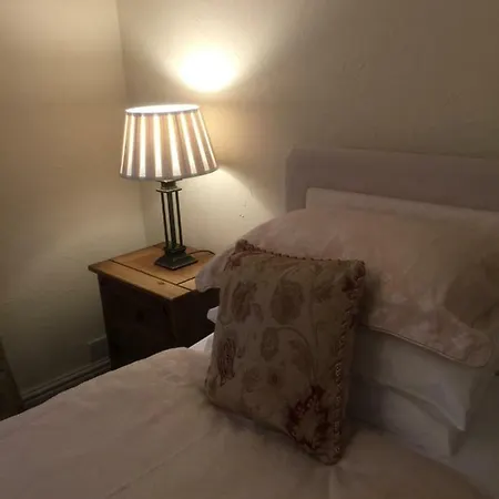 Number 6 Guest house Dalton in Furness