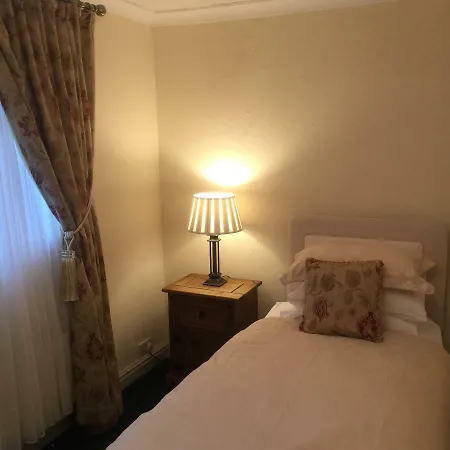 Number 6 Guest house *